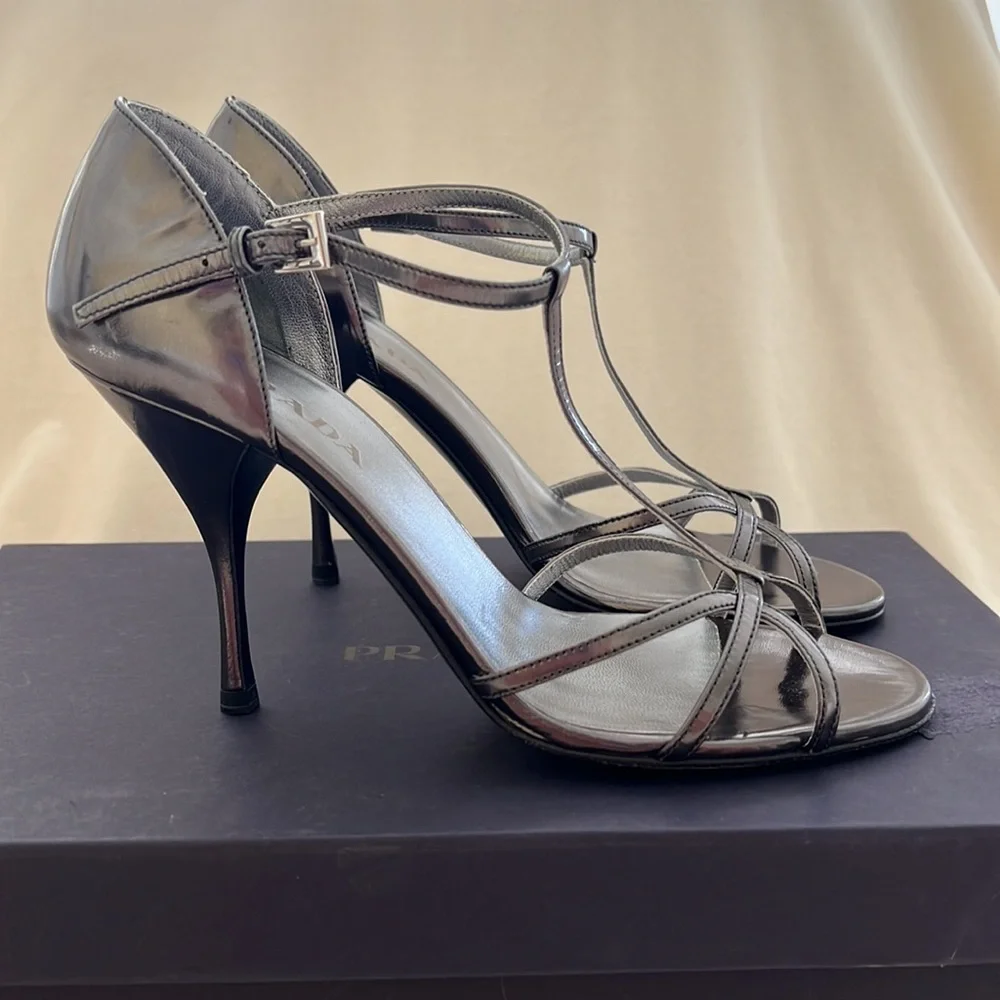 Prada Heels - Picture 1 of 15